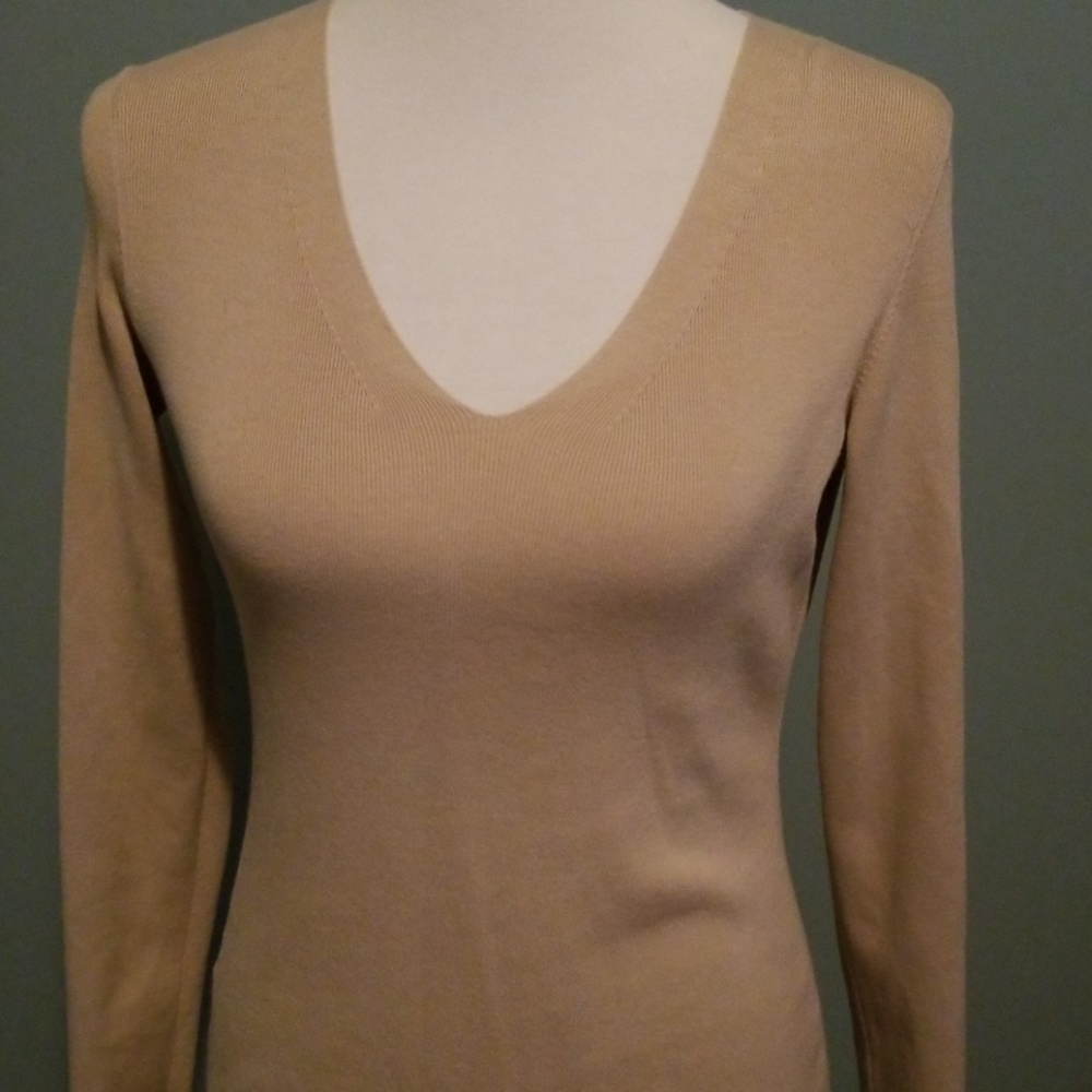 THE LOFT TAN SWEATER VNECK SIZE SMALL - Picture 1 of 3
